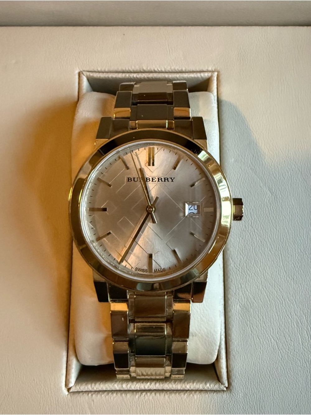 ✨ Burberry The City Gold-Tone Stainless Steel Ladies Watch (BU9134)